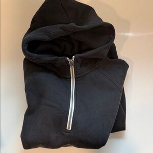 NWOT Vuori Half Zip